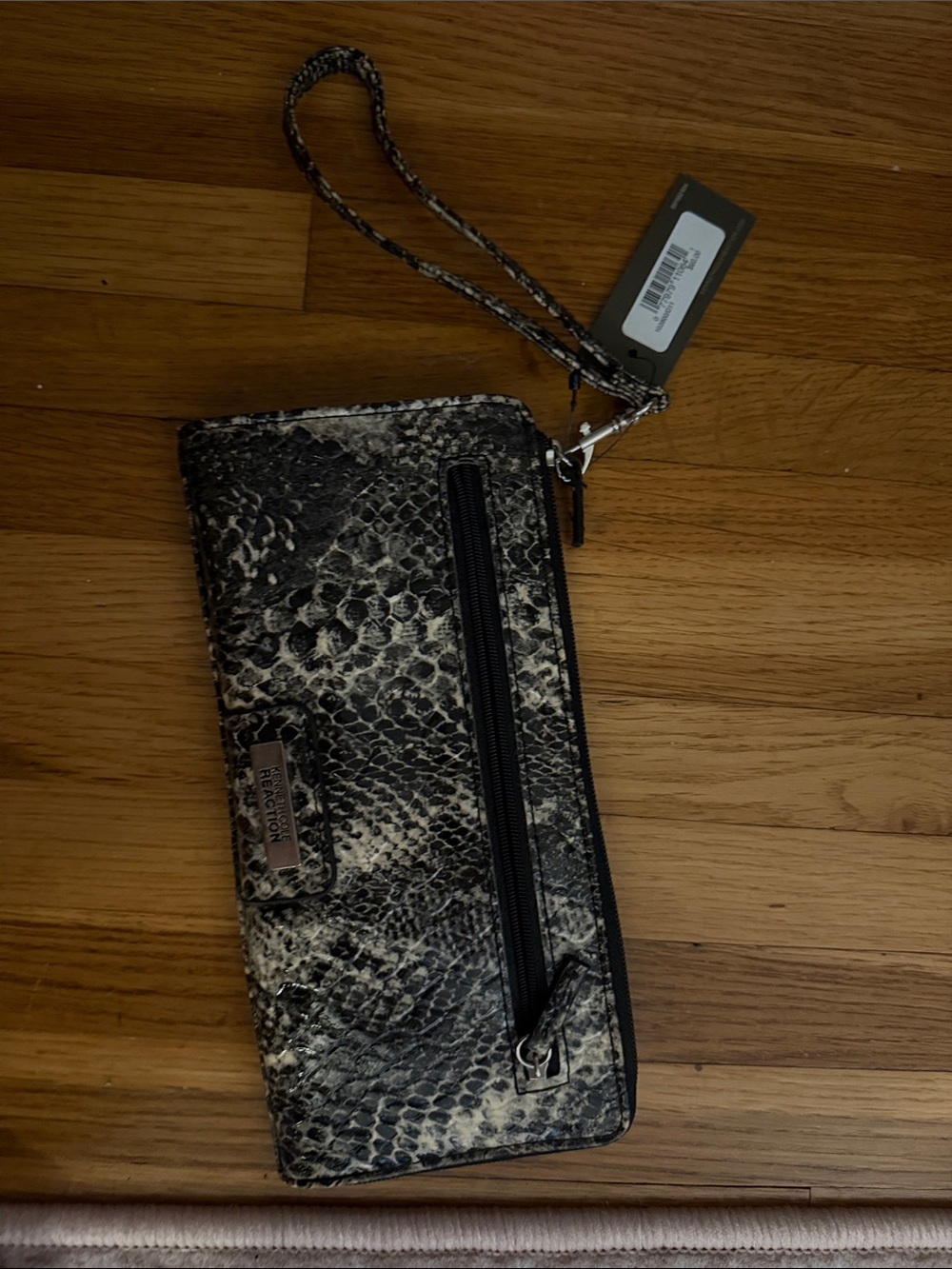 Kenneth Cole Reaction Black & Cream Snake-Print Wristlet Clutch